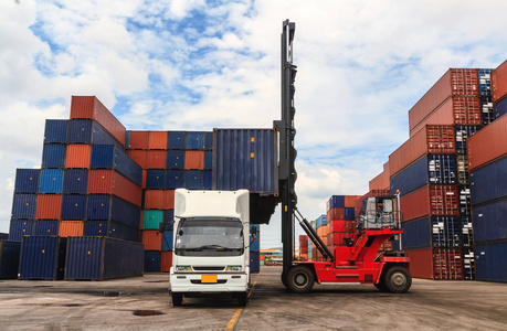 内贸物流中，海运和陆运该怎么？？