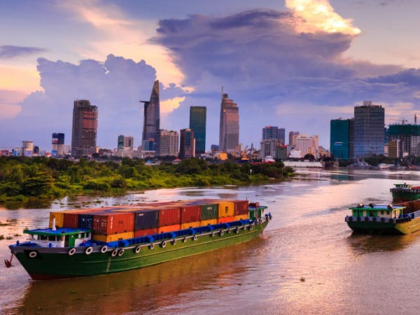 盐城到常州、、盘锦到福州集装箱内贸海运航线正式开通