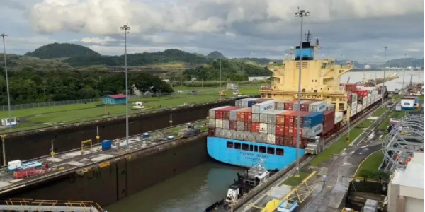 巴拿马运河逐渐铺开通行限制