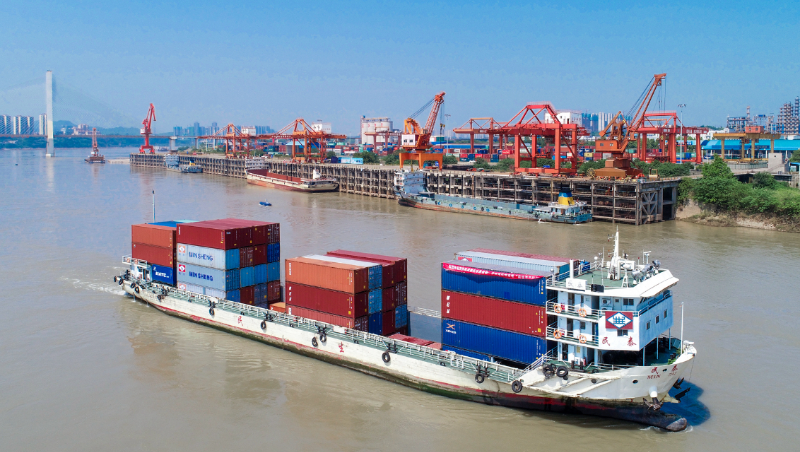 航运业热度回升，，二季度航运景气指数大幅提升