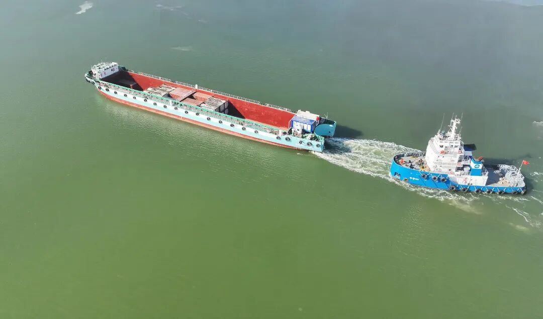 黄金水道”空箱调运顺遂完成首航，，，潍坊港区“：：恿恕蓖ǖ涝偬硇露