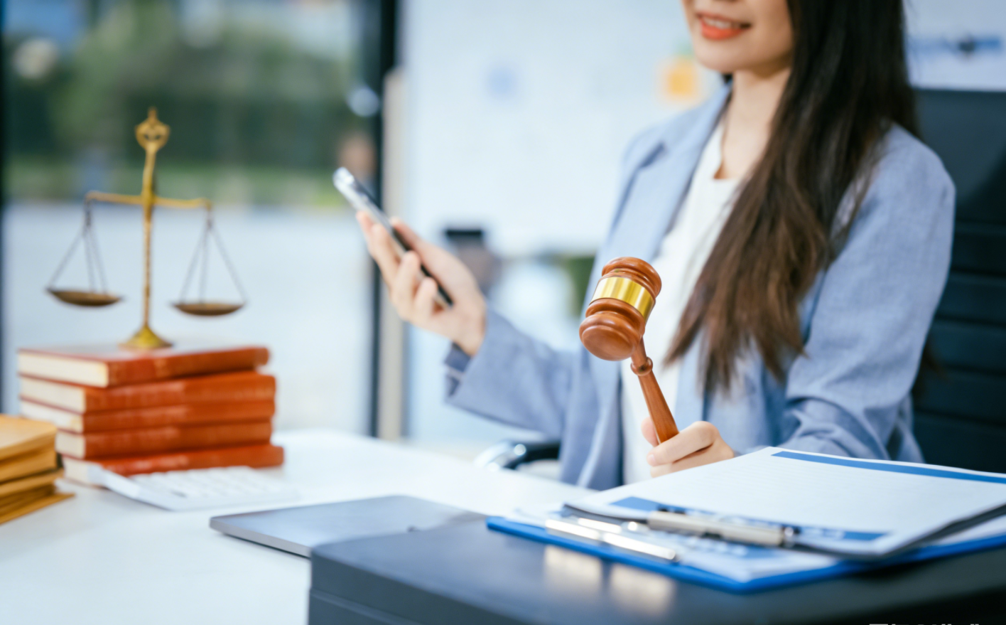 海运货物受损，，，船公司、、、货代与包管公司，，，谁该赔？？？