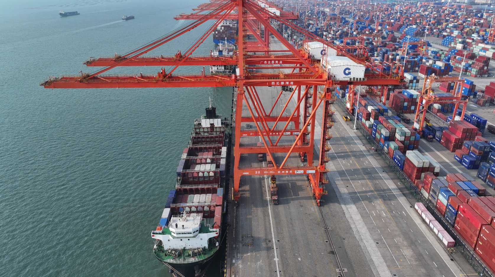 为什么内贸海运，，，往返航线价钱纷歧样？？？